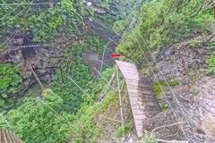 爱尔兰博主解锁中国双重惊喜 赛博都市与山水秘境各有高光