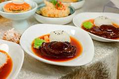 青岛这场南北名厨盛典 鲁浙国宴级美食碰撞亮眼