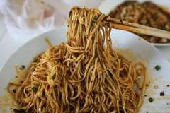 16元荤燃面太值！拌面芽菜花生肉末层次拉满，还免费获赠香嫩蒜泥白肉
