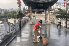 贵阳环卫发力守护 暑期客流高峰城市洁净颜值拉满