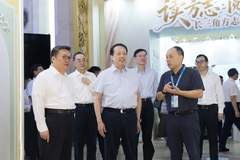 让城市书香更浓郁，龚正市长来到上海书展，与广大市民群众共享阅读盛宴