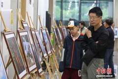 第六届梦幻青海湖生态摄影展在西宁开展