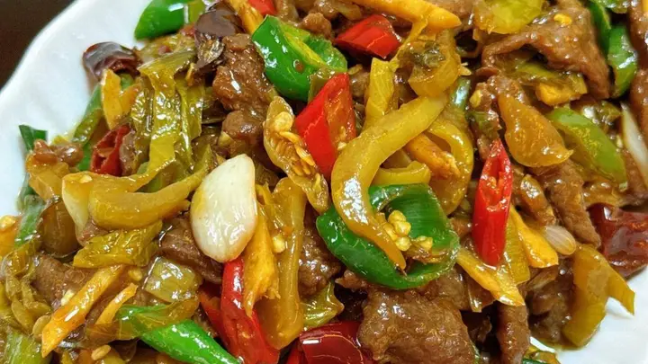 五一长假家里聚餐少不了这道菜，香香辣辣，不仅下饭还下酒