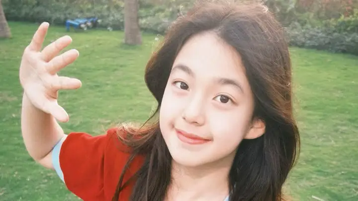 刘畊宏晒13岁女儿美照 庆祝生日