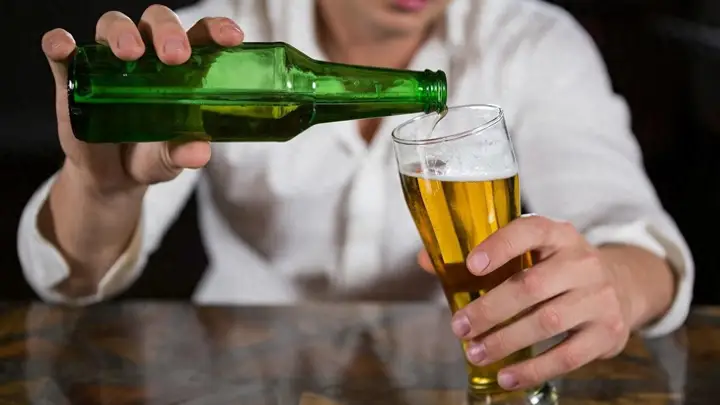 精酿与原浆：个性艺术家遇上素颜女神的啤酒江湖对决