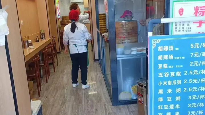 洛阳这家手工包子铺凭15种馅料+全天候服务，成本地社区口粮爆款