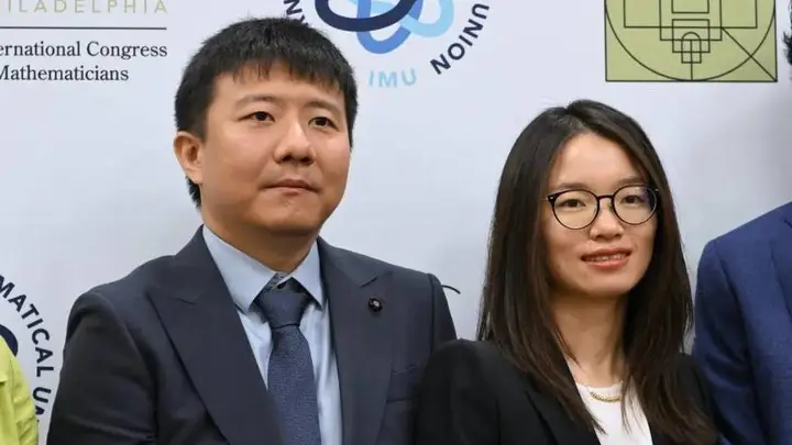 菲尔兹奖得主王虹、邓煜的流体研究,竟给天气预报和飞机湍流提供关键支撑