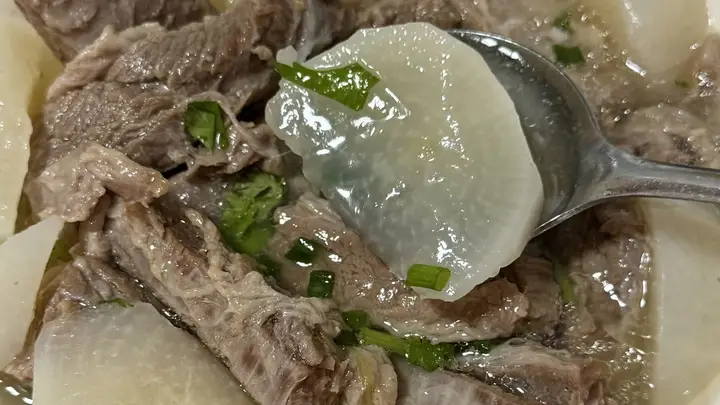 鲜掉眉毛!清汤萝卜牛肋条,清淡治愈家常菜