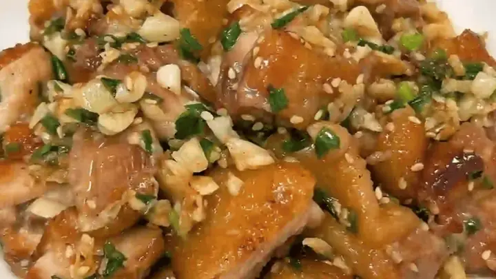 十分钟做出的盐葱鸡腿肉，凭本味平衡唤醒烹饪幸福感