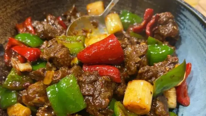 凉拌木耳完胜拍黄瓜 爽脆解腻超适合佐酒