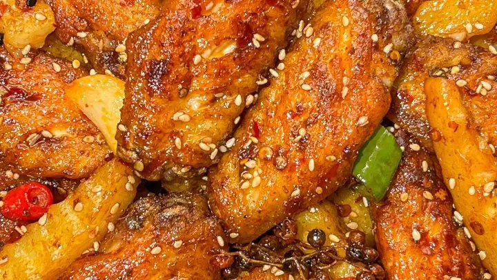 快手潮专属 孜然鸡翅土豆条香到隔壁馋哭 软嫩入味超下饭
