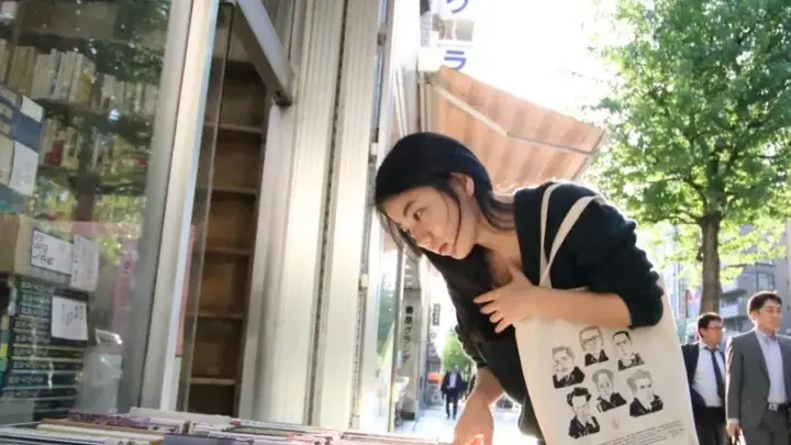 实名举报蒋方舟论文系统性造假后,清华大学教授肖鹰回应质疑:蒋方舟的回应文章写得有点AI幻觉,期待她诉诸法律