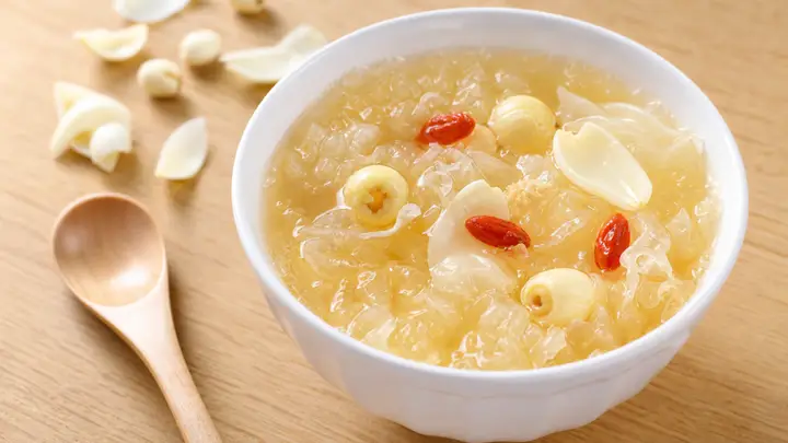 百合莲子银耳羹 | 周末美食