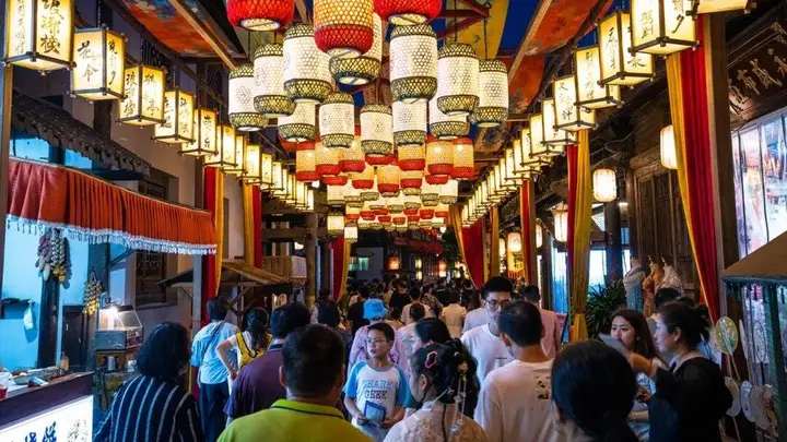 暑假夜游爆火的密码，竟是一张小纸片！