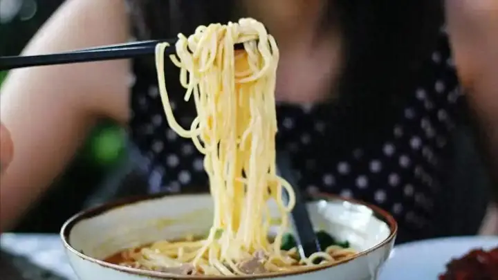 早餐为什么不建议吃面条？医生：不止面条，这5种食物，也要少吃