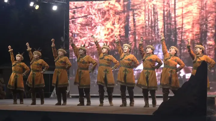 民族文艺汇演在呼玛县精彩上演