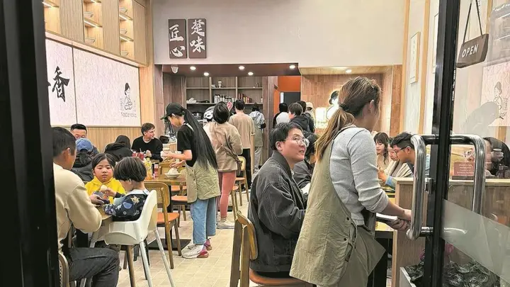 一碗襄阳牛肉面,跨越8000公里母女情
