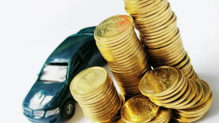 新车利润仅1500元，汽车制造业利润率跌至1.5%，上游锂矿企业净利暴涨逾49倍