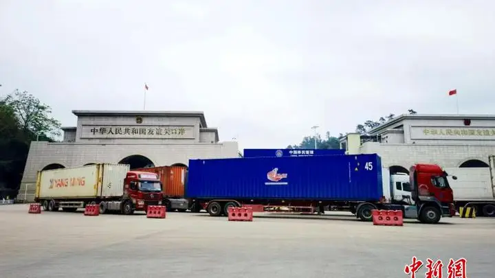 今年广西口岸出入境人员突破千万大关，跨境往来双向热跑亮点十足