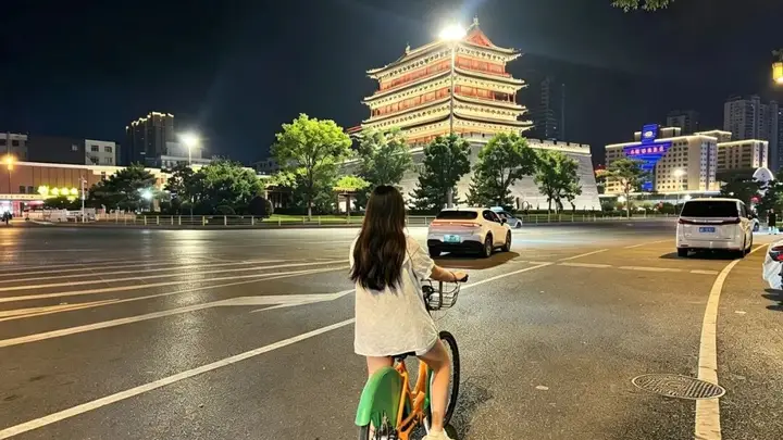 秋夜骑游太原：解锁龙城最美夜色！